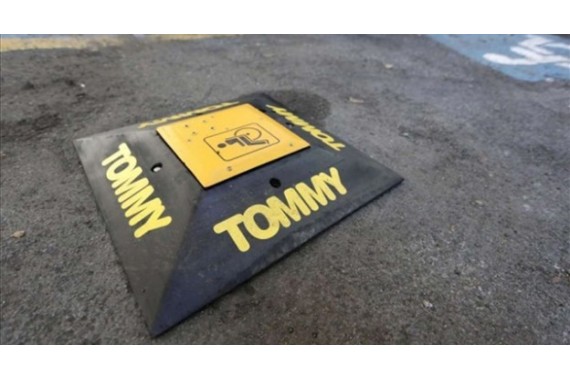 Parcheggi disabili protetti, ci pensa Tommy!